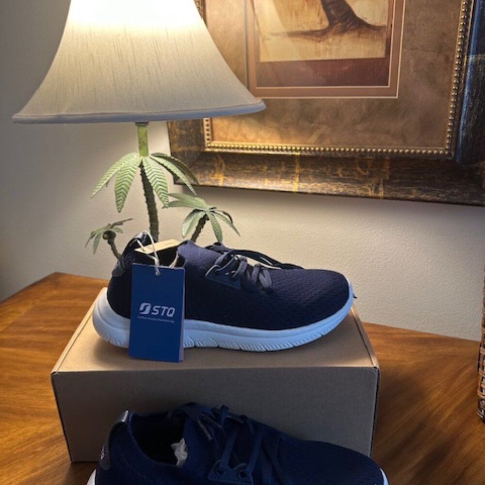 STQ Women's Knit Athletic Shoes, Navy Blue NIB 7